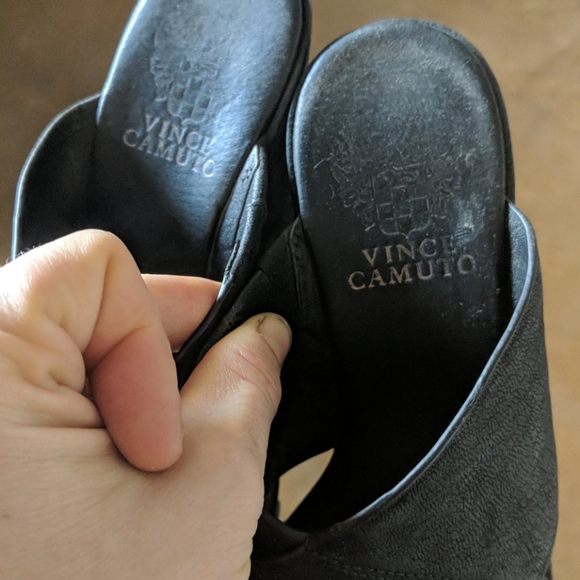 Vince Camuto Black Wedges - Picture 3 of 4